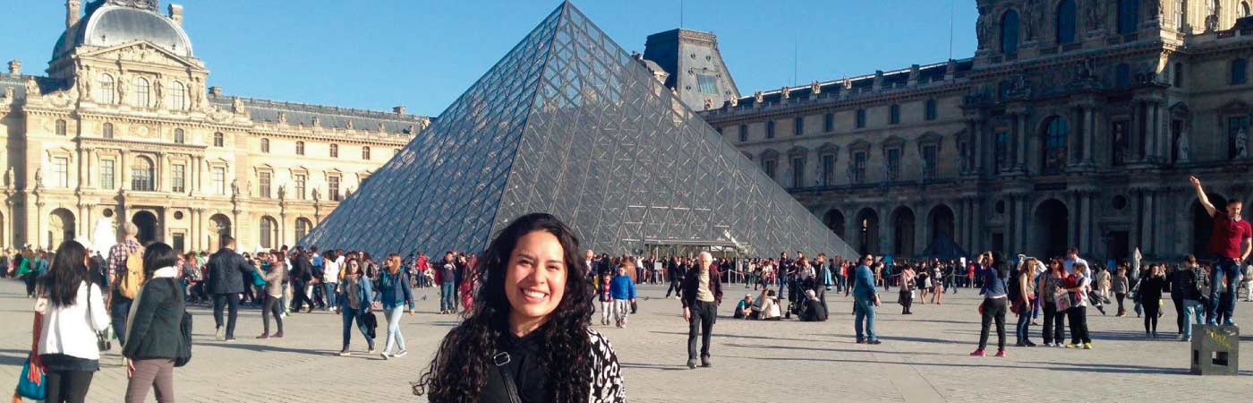 Egresada de Lenguas Modernas ganó beca para estudiar maestría en el ISIT de Francia
