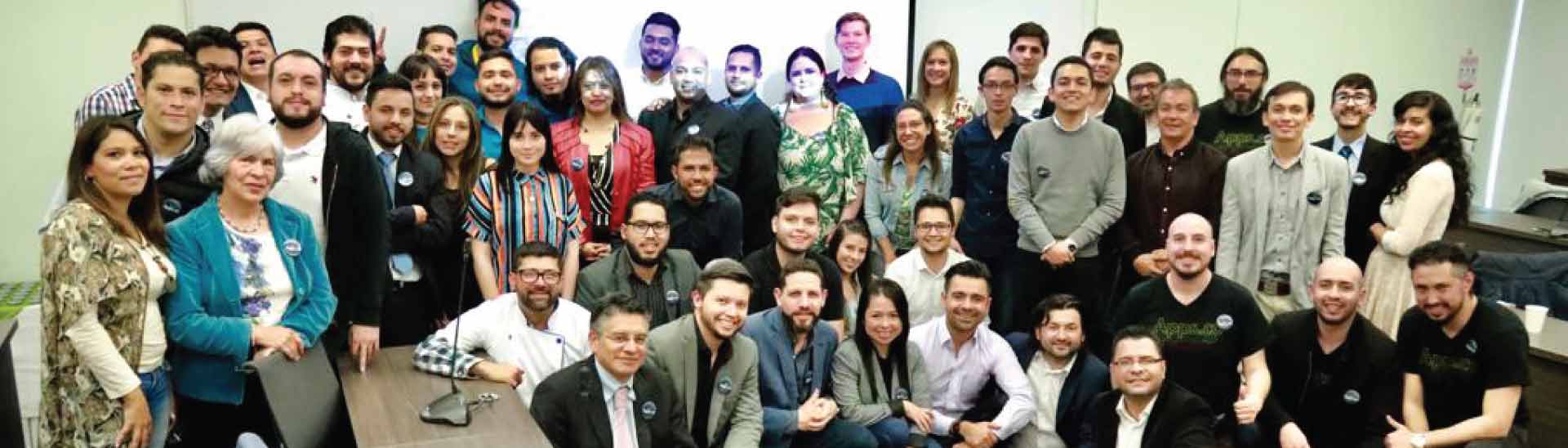 ¡Somos la primera Universidad experta en negocios digitales de Colombia!