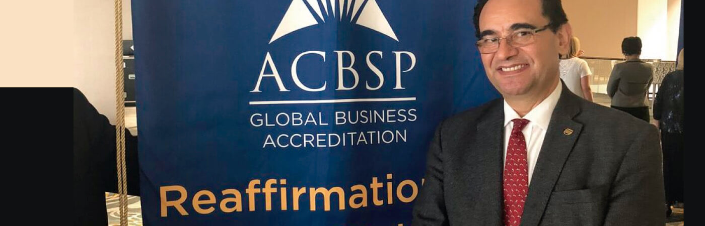 Diego Cardona, vicerrector académico de la Universidad EAN, recibió la certificación ACBSP.