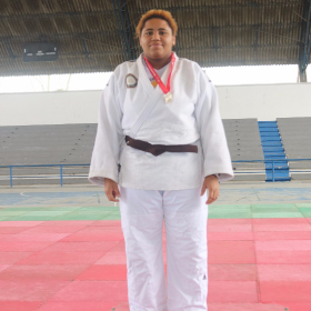 Laura Valentina Castilla, estudiante de administración campeona distrital en artes marciales